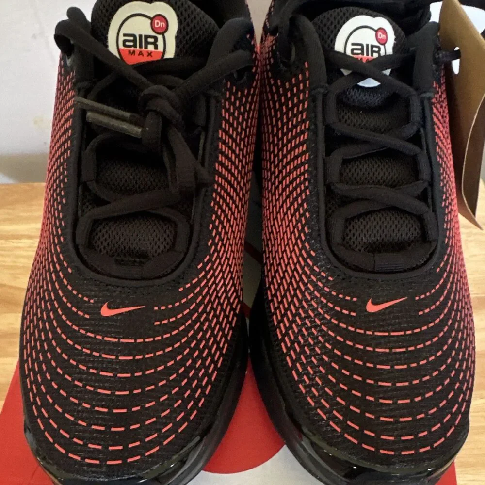 Nike Air Max DN 6Y New Low Top Lace Up Sneakers Black/Red Geometric